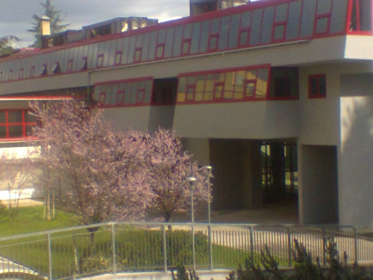 Infissi liceo di Jesi